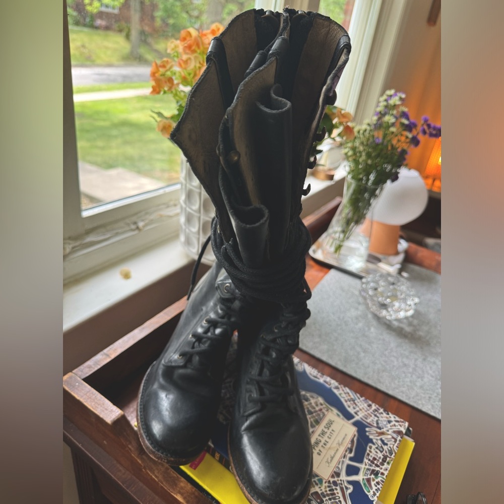 Vintage Y2K black Leather Freebird lace-up/zip-up/hook-up 16inch shaft boots
